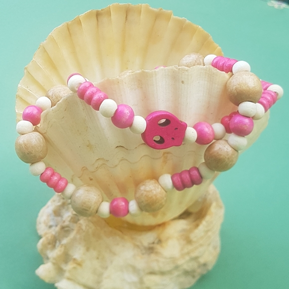 ππ Pair of Pink Skull Wood beaded bracelets - Picture 4 of 10